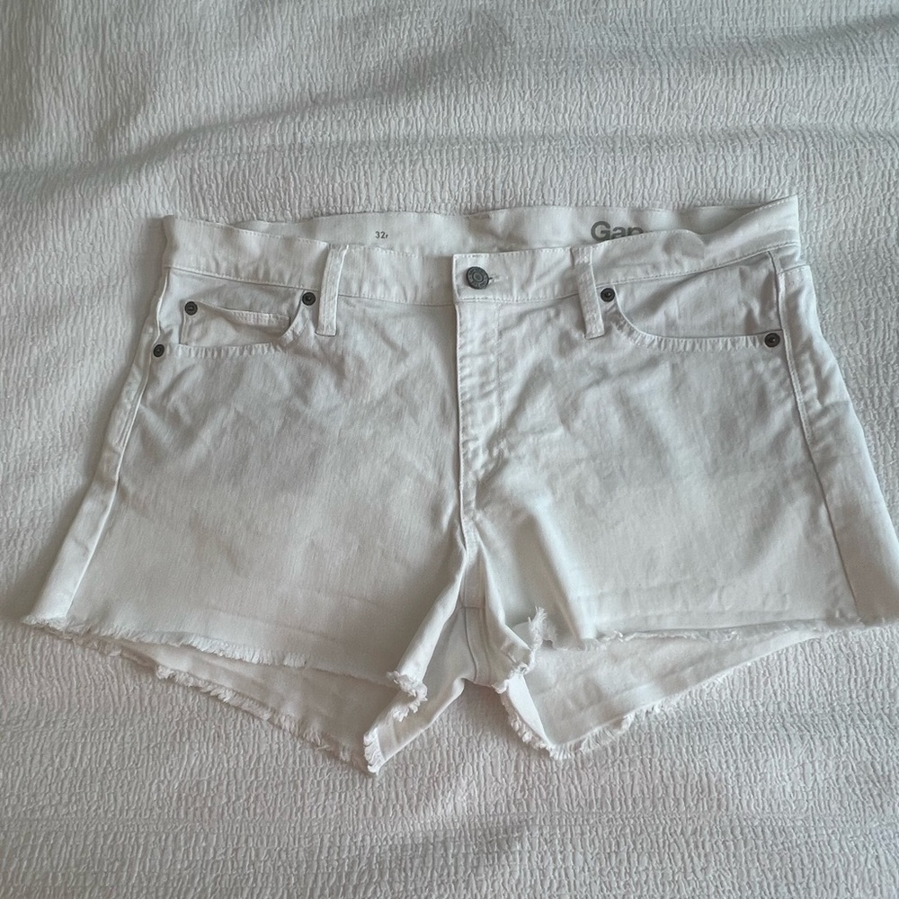 GAP Women's Crisp White Jean Shorts